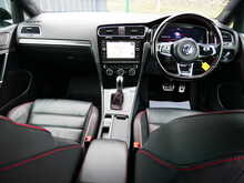 Volkswagen Golf 2.0 TSI GTI Performance, DSG