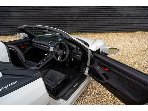 2019 Porsche 718 Spyder (21)