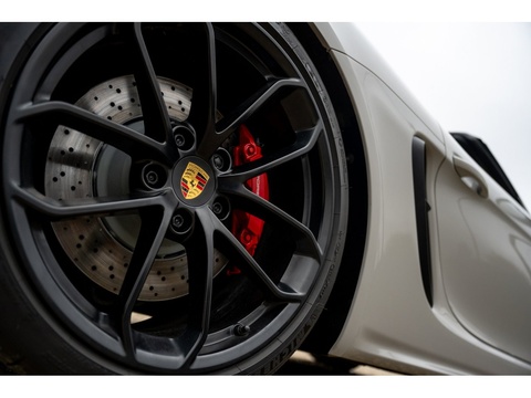 2019 Porsche 718 Spyder (21)