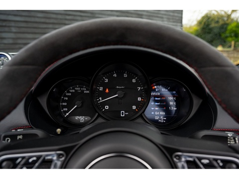 2019 Porsche 718 Spyder (21)