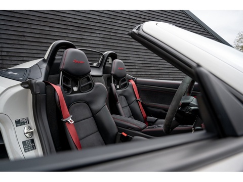 2019 Porsche 718 Spyder (21)