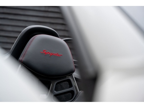 2019 Porsche 718 Spyder (21)