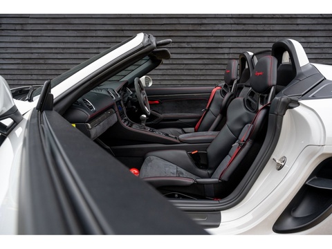 2019 Porsche 718 Spyder (21)