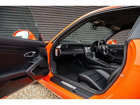 2017 Porsche 991.2 GTS Coupe PDK (36)