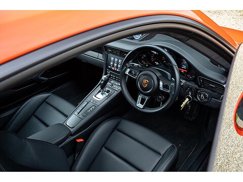 2017 Porsche 991.2 GTS Coupe PDK (36)