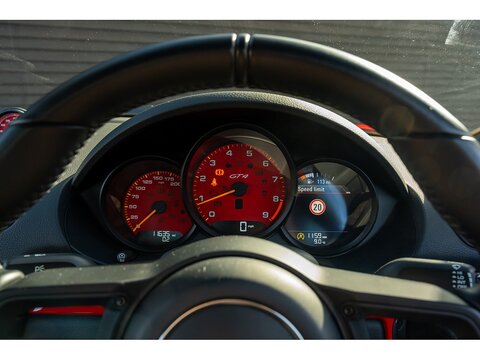 2020 Porsche 718 Cayman GT4 4.0 Manual (23)