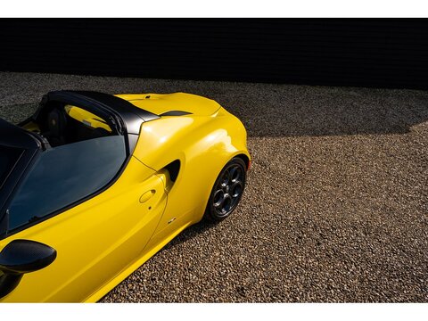 Alfa Romeo 4C Spider (29)