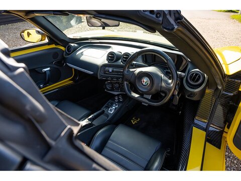 Alfa Romeo 4C Spider (29)