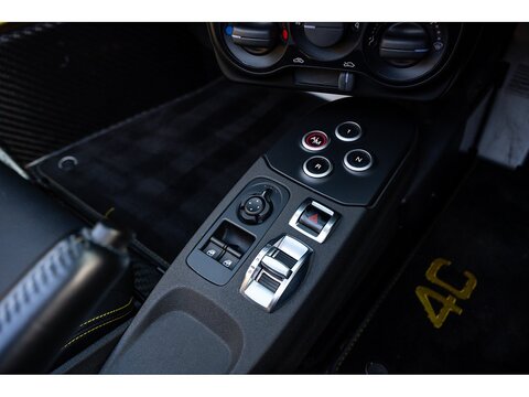 Alfa Romeo 4C Spider (29)