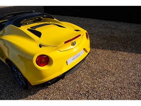 Alfa Romeo 4C Spider (29)