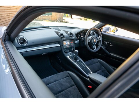 2017 Porsche 718 Cayman 2.0T Manual (10)