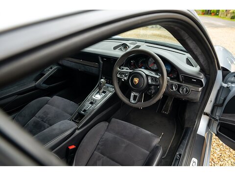 2017 Porsche 991 Carrera GTS Coupe PDK (37)