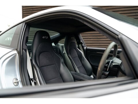 2017 Porsche 991 Carrera GTS Coupe PDK (37)