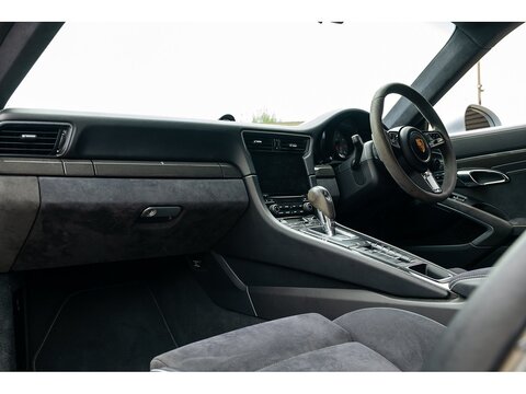 2017 Porsche 991 Carrera GTS Coupe PDK (37)