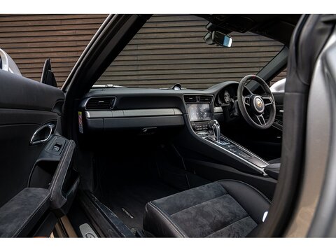 2017 Porsche 991.2 GT3 PDK (44)