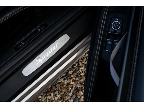 2019 Porsche 718 Spyder 4.0 Manual (33)