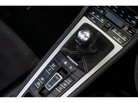 2019 Porsche 718 Spyder 4.0 Manual (33)