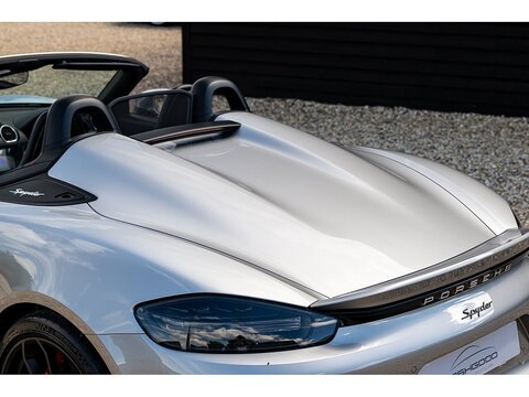 2019 Porsche 718 Spyder 4.0 Manual (33)