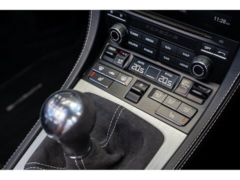 2019 Porsche 718 Spyder 4.0 Manual (33)