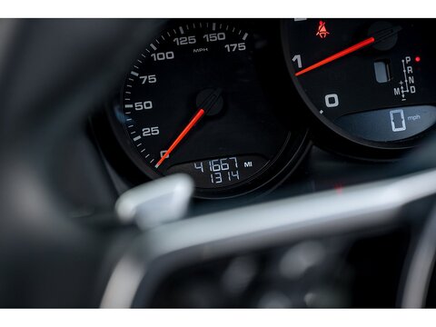 2019 Porsche Macan 2.0 (25)