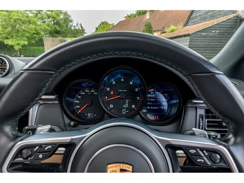 2019 Porsche Macan 2.0 (25)