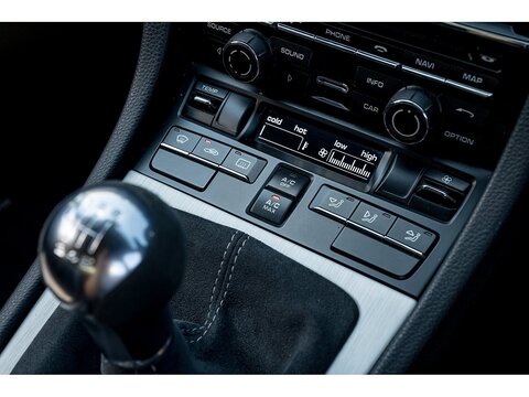 2016 Porsche 981 Cayman GT4 (31)