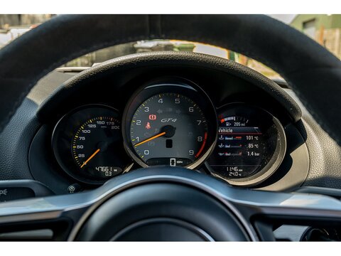 2016 Porsche 981 Cayman GT4 (31)