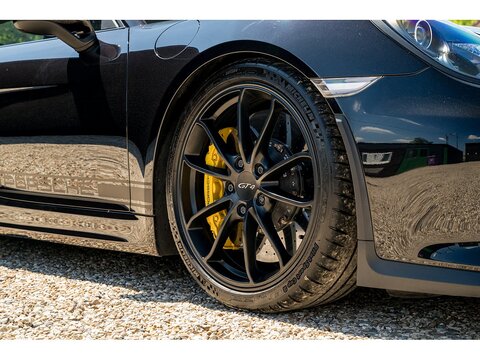 2016 Porsche 981 Cayman GT4 (31)