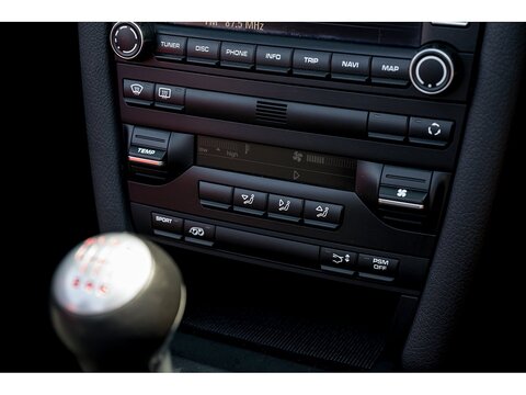 2010 Porsche 987.2 Spyder Manual (23)