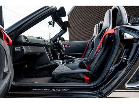 2010 Porsche 987.2 Spyder Manual (23)