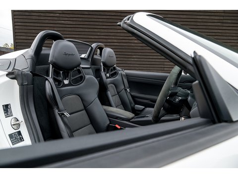 2021/71 Porsche 718 Spyder 4.0 Manual (33)