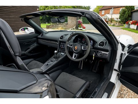 2021/71 Porsche 718 Spyder 4.0 Manual (33)