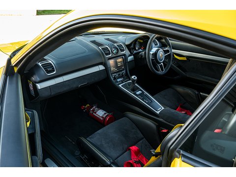 2015 Porsche 981 GT4 (12)