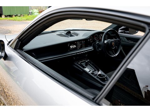 2022 Porsche 992 GTS 4WD Coupe PDK (18)