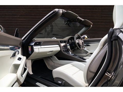 2013 Porsche 991 Carrera Convertible PDK (40)