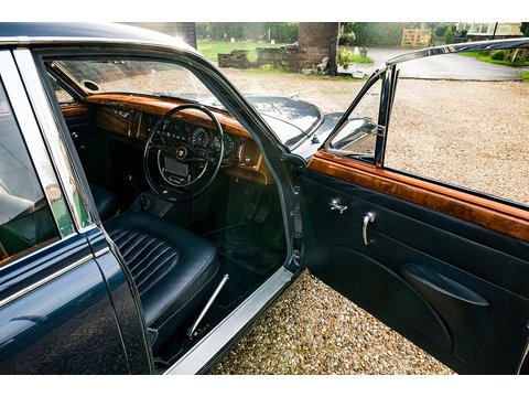 2.4 4dr Saloon Manual Petrol  (#52)