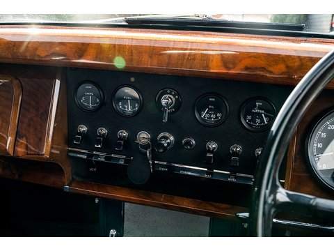 2.4 4dr Saloon Manual Petrol  (#52)