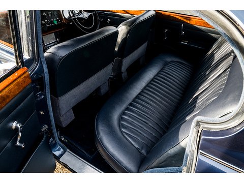 2.4 4dr Saloon Manual Petrol  (#52)