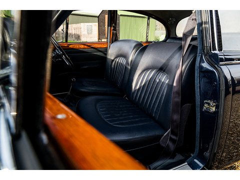 2.4 4dr Saloon Manual Petrol  (#52)