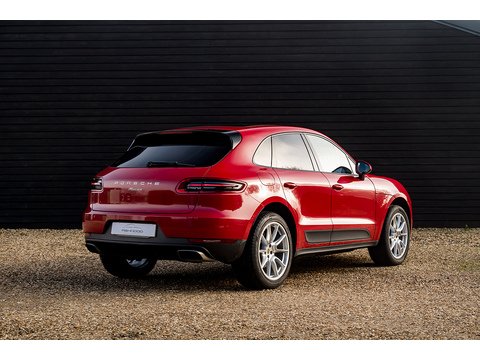 2017 Porsche Macan SUV PDK (1)