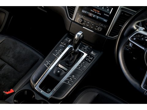 2017 Porsche Macan SUV PDK (1)