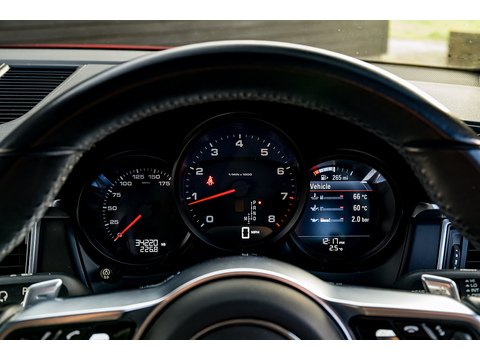 2017 Porsche Macan SUV PDK (1)