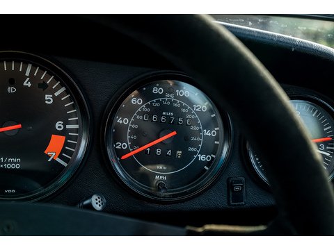 1982 Porsche 3.0 SC Targa Manual (18)