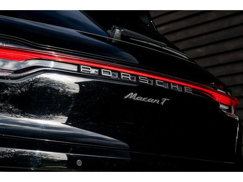2022 Porsche Macan T SUV PDK 4WD (21)