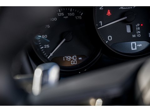 2022 Porsche Macan T SUV PDK 4WD (21)