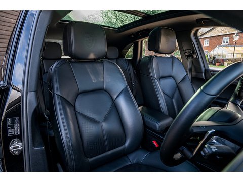 2022 Porsche Macan T SUV PDK 4WD (21)