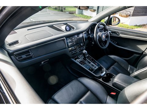 2022 Porsche Macan T SUV PDK 4WD (21)