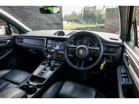 2022 Porsche Macan T SUV PDK 4WD (21)