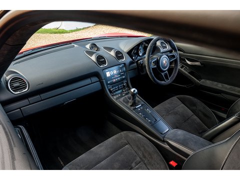 2019 Porsche 718 Cayman GT4 Manual (31)