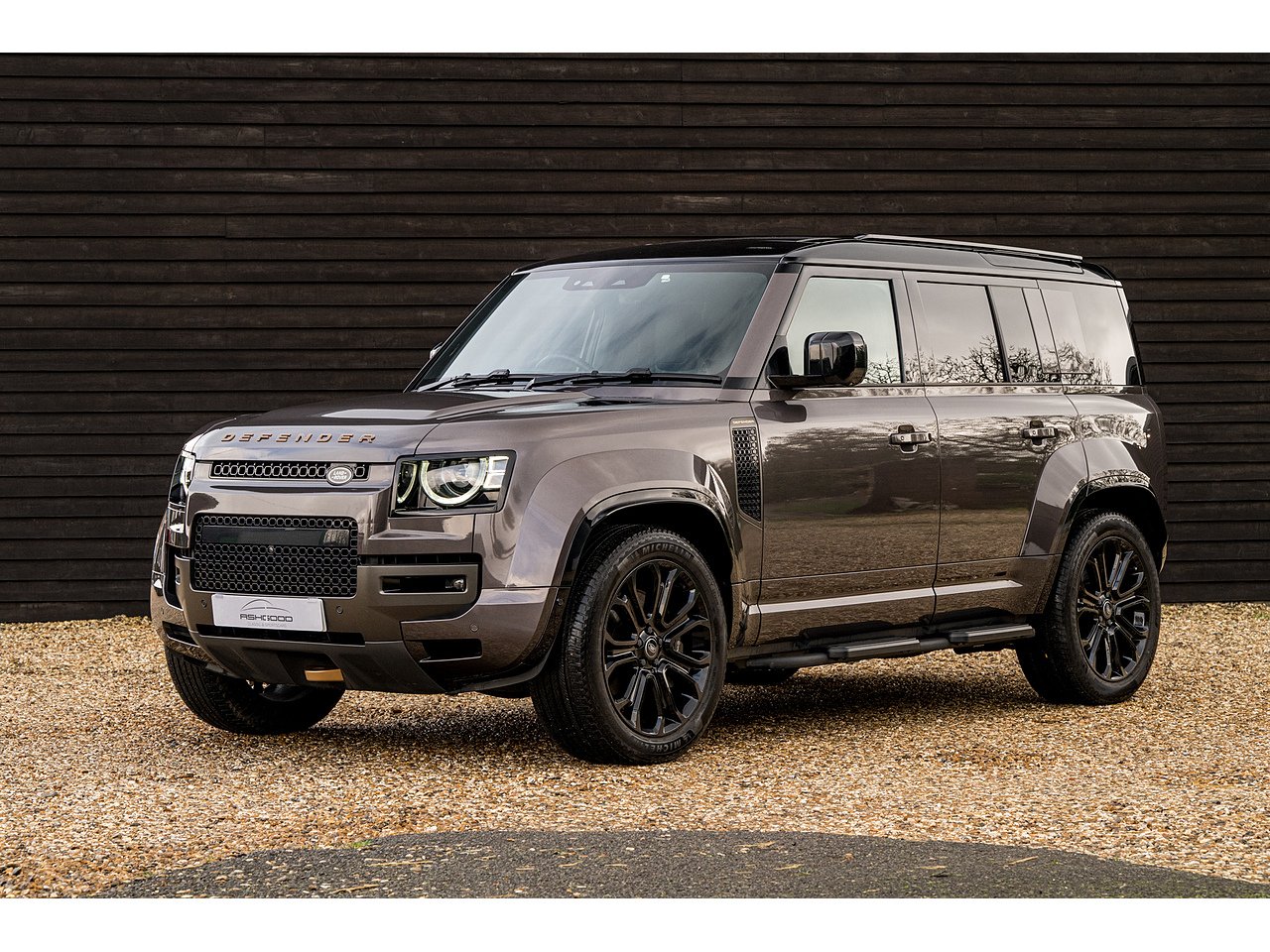 2025/25 Land Rover Defender Oct...